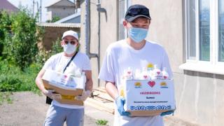 НҰРОТАНДЫҚТАР ДӘРІГЕРЛЕРГЕ ЖЕМІС-ЖИДЕК, СҮТ ӨНІМДЕРІН ЖЕТКІЗУДЕ