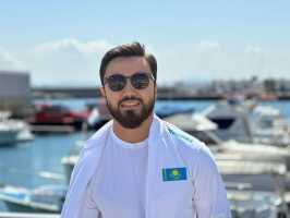 26-летний казахстанец установил рекорд, переплыв Гибралтарский пролив без гидрокостюма