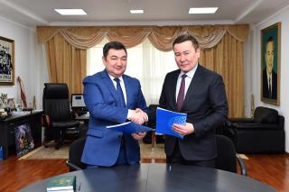 Научно-исследовательский центр «Молодежь» и республиканская газета «Егемен Қазақстан» подписали меморандум