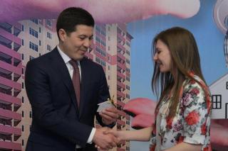 Екібастұзда жетімдер үйінде өскен 30 жас баспаналы болды