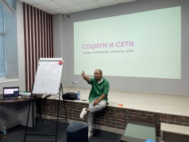 В Караганде проходит трехдневный обучающий семинар для сотрудников молодежных ресурсных центров